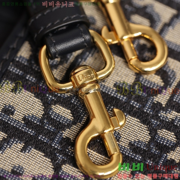 #��� �ٺ� �̽�Ʈ-����Ʈ�� M57700-3