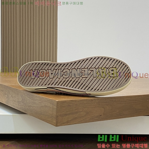 ���� �߷��þư� ����Ŀ�� 32BL24515-9-4