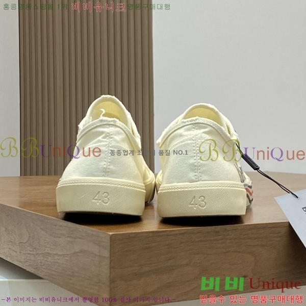 ���� �߷��þư� ����Ŀ�� 32BL24515-9-4