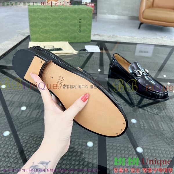 ���� ���� ���� G823696-9