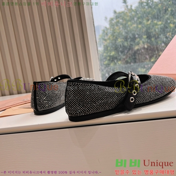 �̿�̿� �޸����� �÷����� 32MU2411-158-1