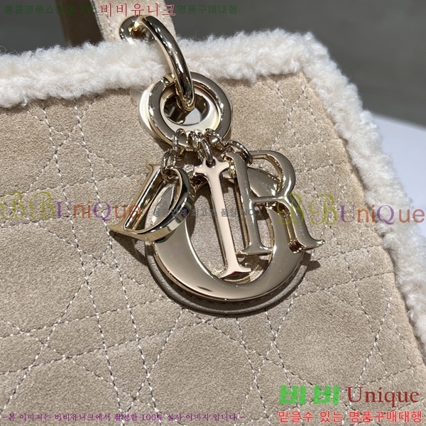 #��� ���̵�� �̵� M0506-701