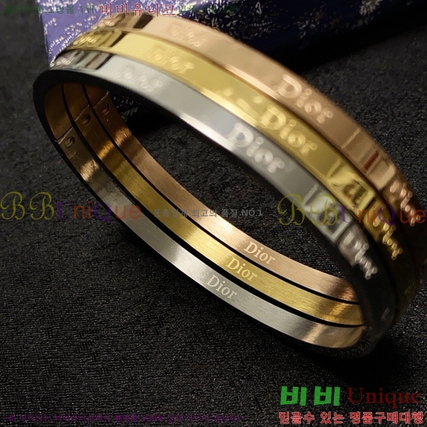 ��� ���� D4O09233-6