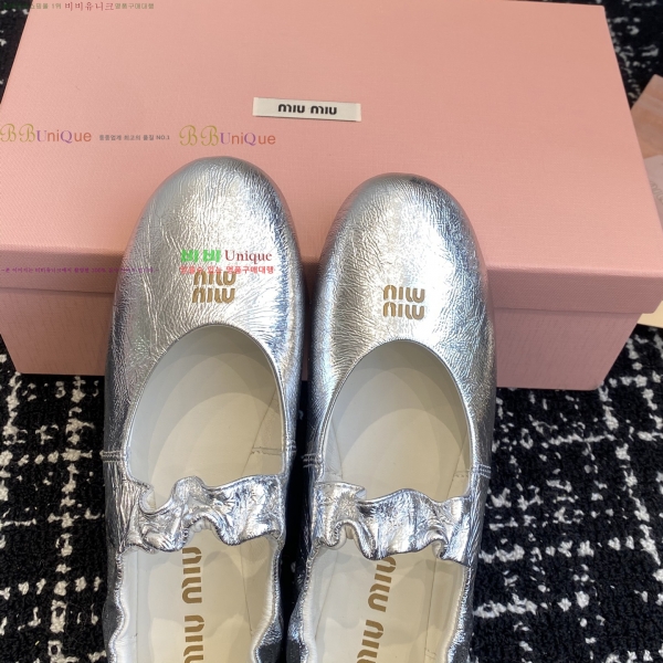 �̿�̿� �޸����� �÷����� 32MU253142-1