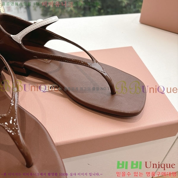 �̿�̿� �ɸ� ���� M8066024