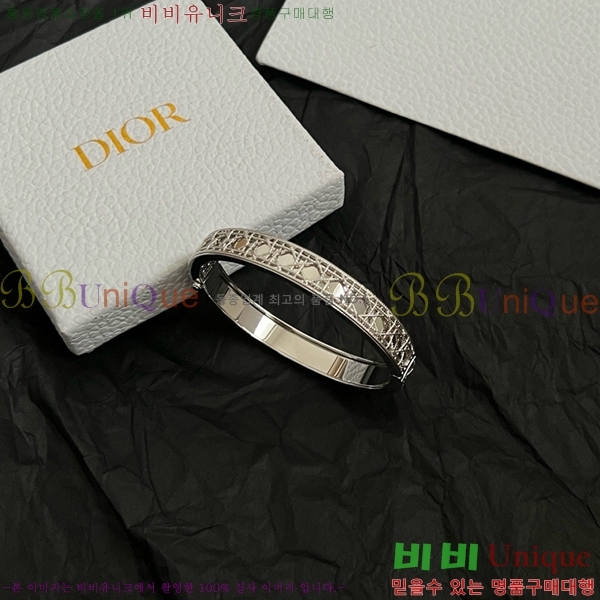 ��� ���� D4O12055-5