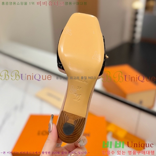 ���̺��� �� ���� 33LV5253860-6 ��5cm