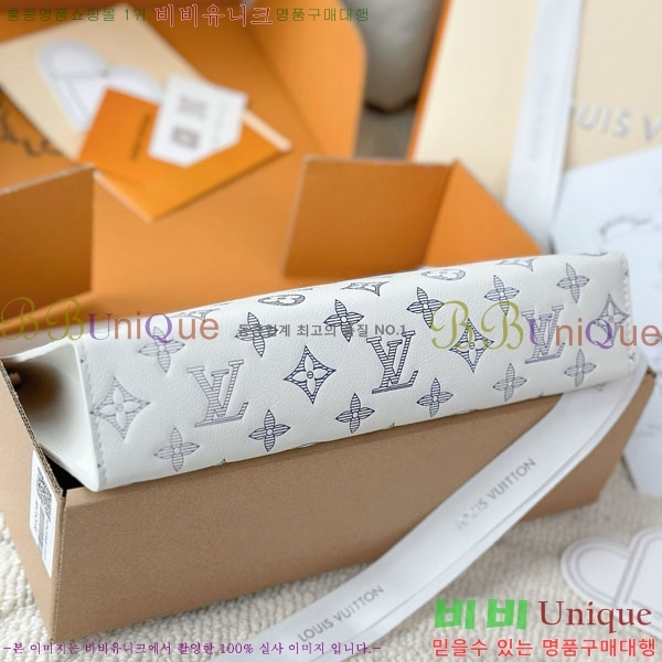 #���̺��� ����Ʈ Ŭ��ġ�� M61692-1004