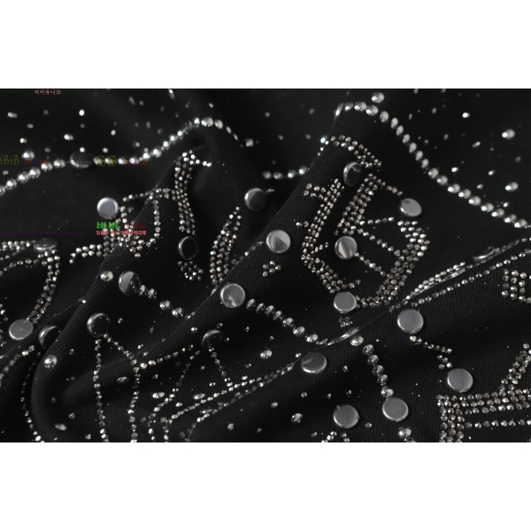 ���� ũ������ ���� Ƽ���� CH817357