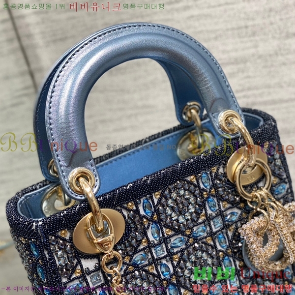 #��� ���̵�� �̴� M050566-301