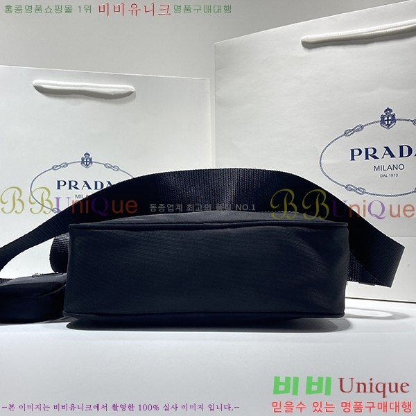 #����� ���ڳ� �ﰢ�ΰ� ī�޶�� 1BC167-101