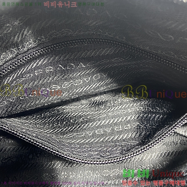 #����� ���ڳ� �ﰢ�ΰ� ī�޶�� 1BC167-101