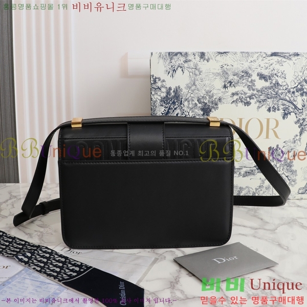 ��� 30 ������ ũ�ν��� 28D876581-5