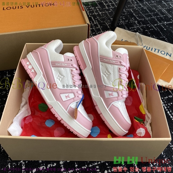 ���̺��� LV Ʈ���̳� ����Ŀ�� 48L2412435-3