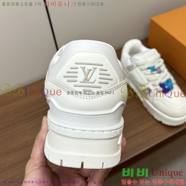 ���̺��� LV Ʈ���̳� ����Ŀ�� 41L2461814-3