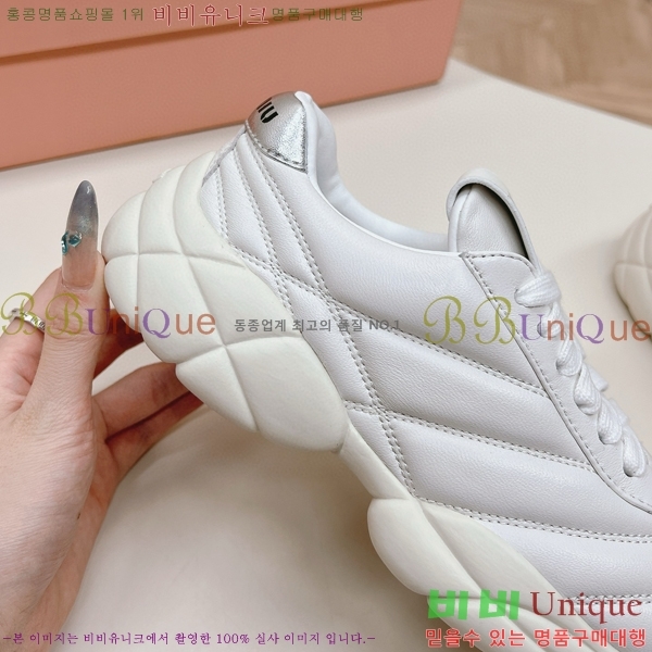 ���� �̿�̿� ����Ŀ�� 32MU24779-2