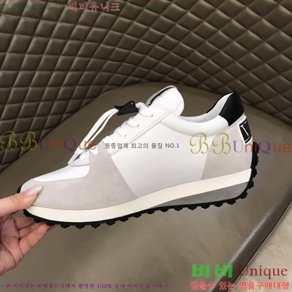 ���� �߷�Ƽ�� ����Ŀ�� 29VT24821-4