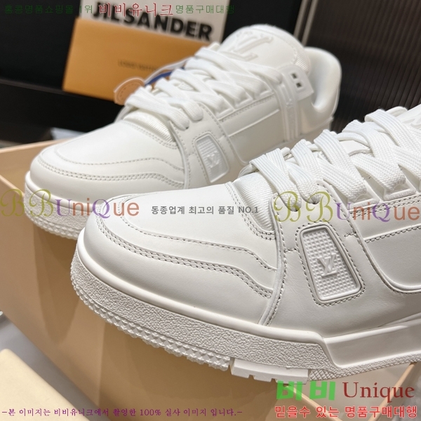 NEW LV Ʈ���̳� ����Ŀ�� 44L2412434-11