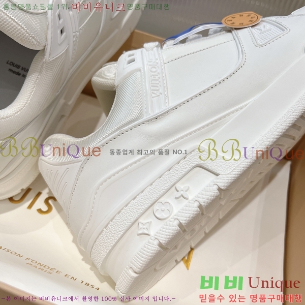 NEW LV Ʈ���̳� ����Ŀ�� 44L2412434-11