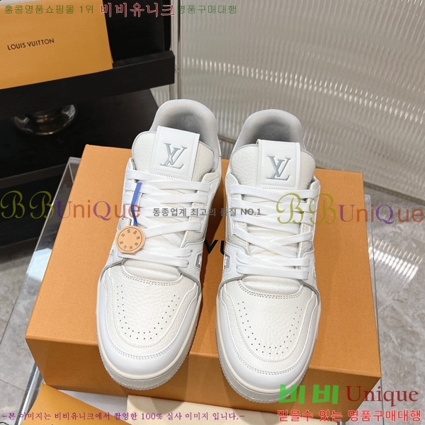 ���̺��� LV Ʈ���̳� ����Ŀ�� 48L2412435-8