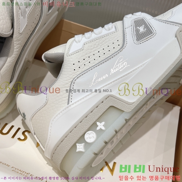 ���̺��� LV Ʈ���̳� ����Ŀ�� 48L2412435-8