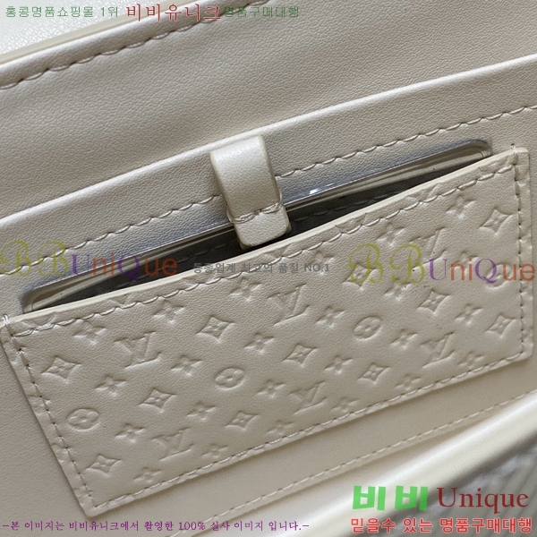 #���̺��� Ʈ����Ʈ MM M24630-101