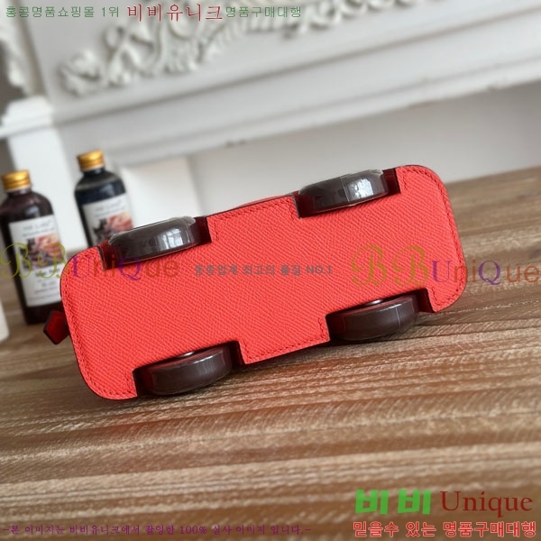 #޽     HE712379-105