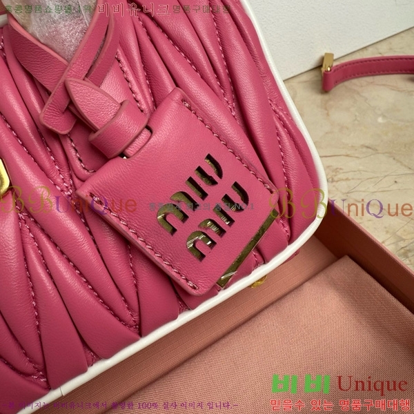 #�̿�̿� �Ƹ�ī�� ���׶�� 5BB142-401