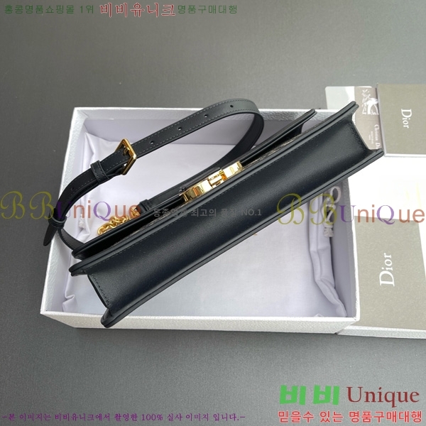 # 30 Montaigne ž ڵ M9601-101