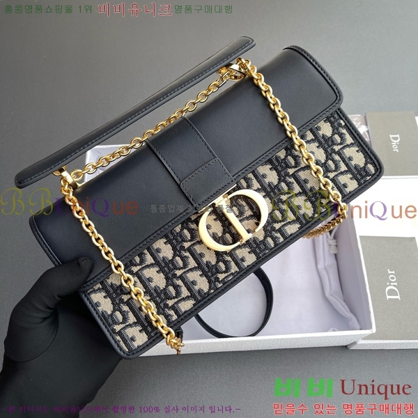 # 30 Montaigne ž ڵ M9601-101