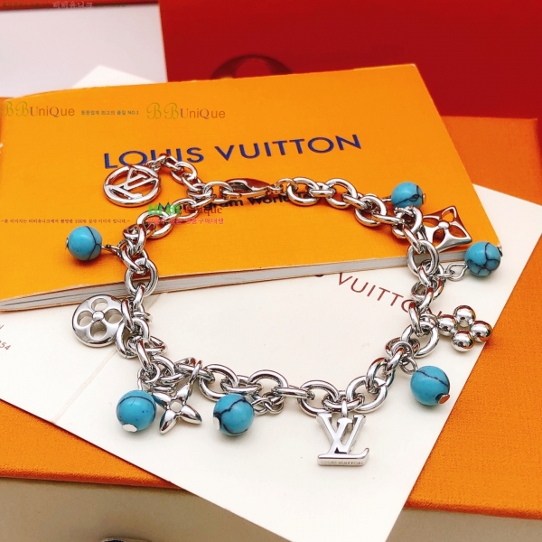 ���� ���̺��� Ŭ���� ���� 8L256185-1