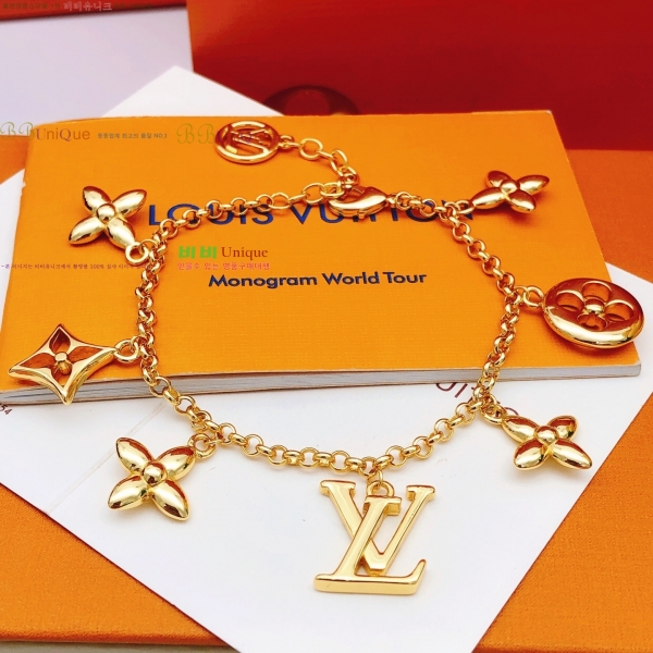 ���� ���̺��� Ŭ���� ���� 8L256185-3