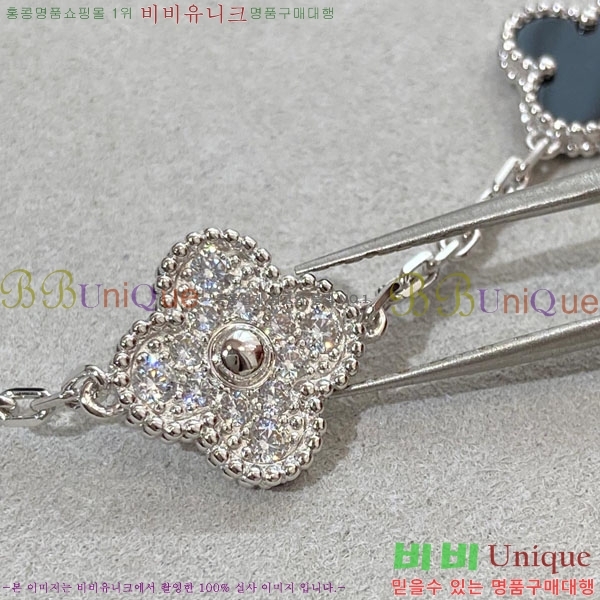 ��Ŭ�������� ���Ժ�� 5�� ��Ƽ�� ���� VA26624-1